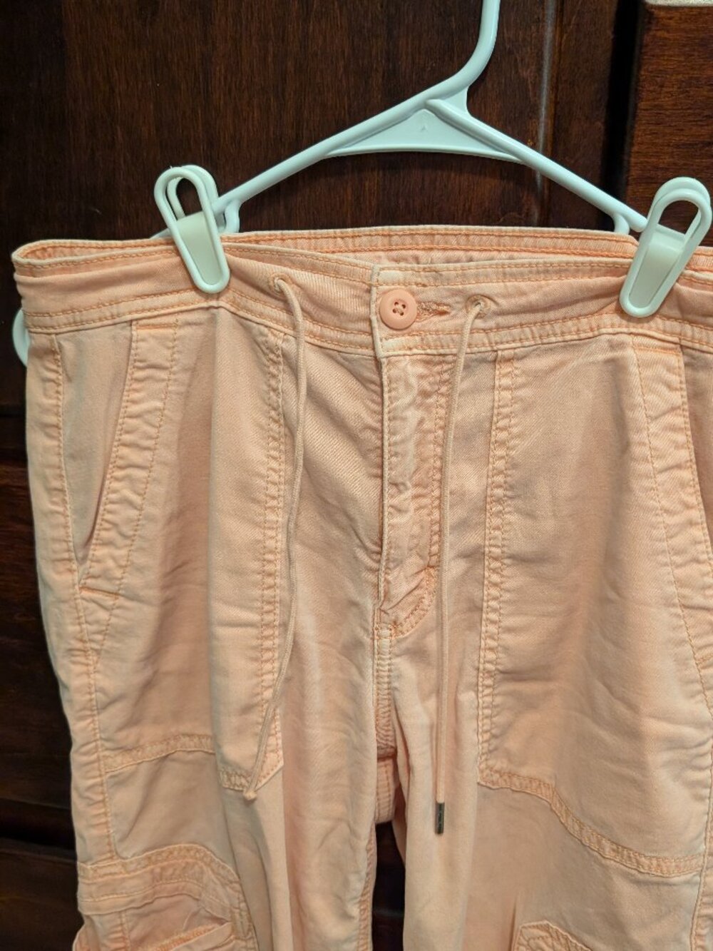 American Eagle straight leg cargo pants. Peach. Size 0. Stretch.
